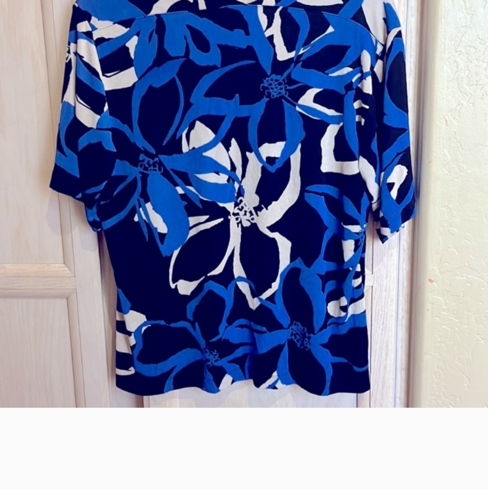 🌸 Chico’s Travelers Short Sleeve Top